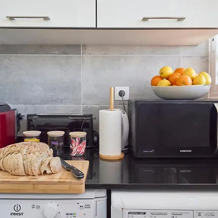 Sunny Graca, River View, By Timecooler 아파트 리스본