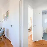 Sunny Graca, River View, By Timecooler Apartman Lisboa