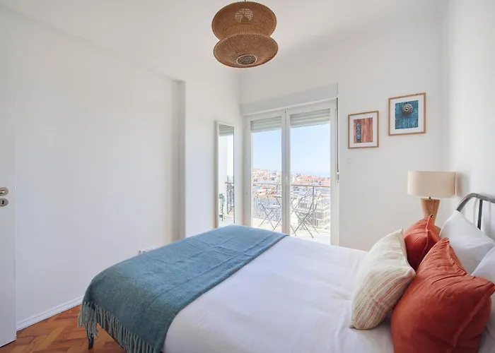 Sunny Graca, River View, By Timecooler ליסבון