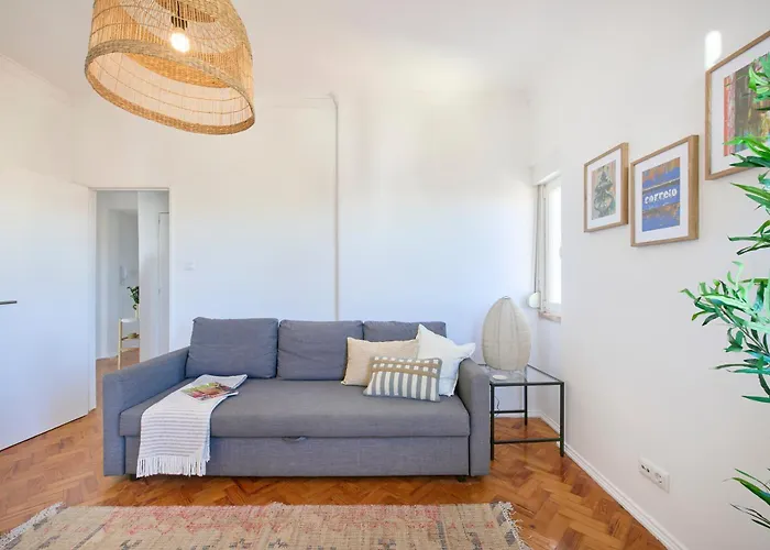 Sunny Graca, River View, By Timecooler דירה ליסבון