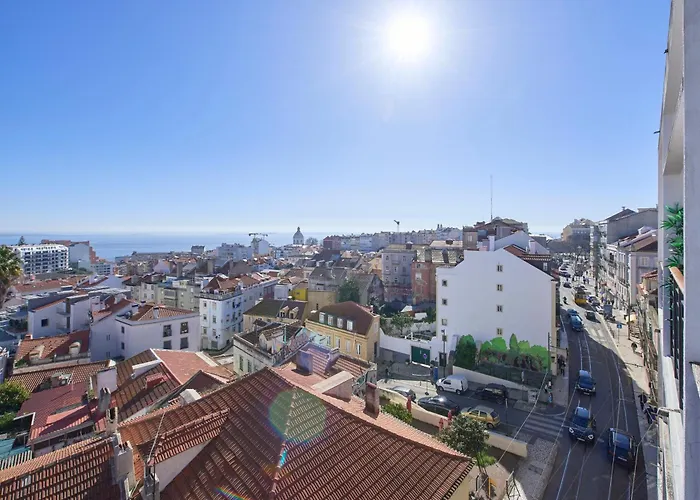 Sunny Graca, River View, By Timecooler דירה ליסבון