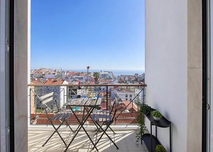 Apartment Sunny Graca, River View, By Timecooler *